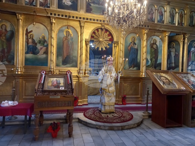 Богоявленската вода е най-святата, каза за БТА Ловчанският митрополит Гавриил