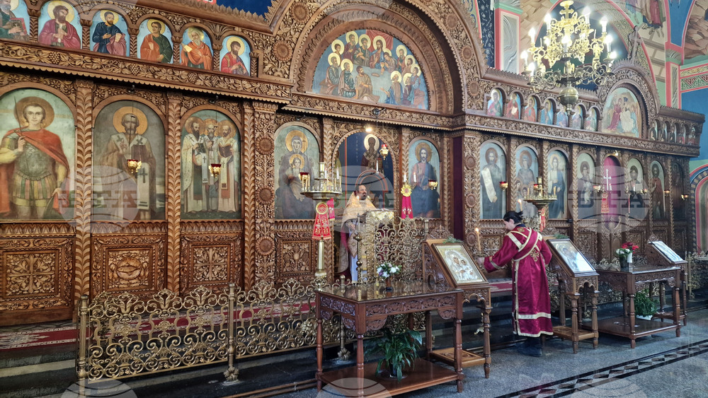 Шумен - църква „Свети Три Светители“ - освещаване на богоявленска вода