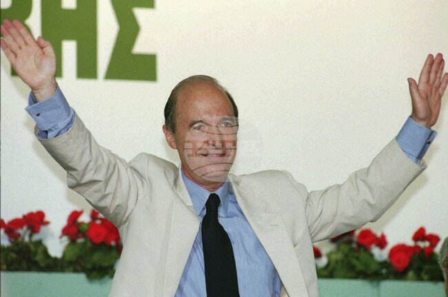 Гърция обяви четиридневен национален траур в памет на починалия бивш премиер Костас Симитис