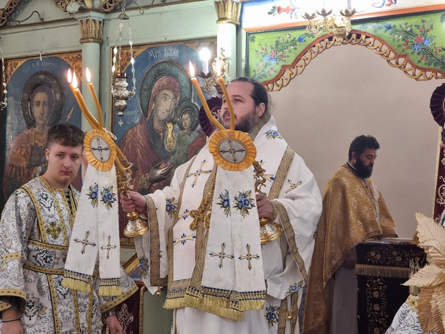 Свети Йоан Кръстител призовава всички нас да правим пътеките пред Господа прави, каза Велбъждският епископ Исаак