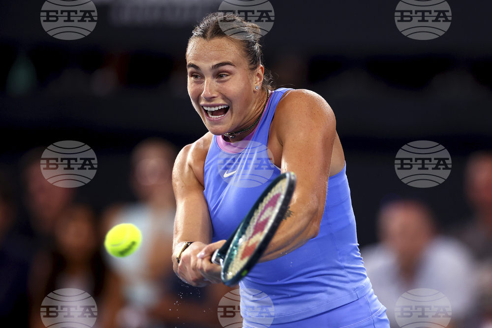 Водачката в световната ранглиста Арина Сабаленка преодоля втория кръг на турнира по тенис в Бризбейн, Рибакина също постигна успех