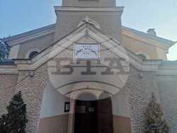 Храм "Успение Богородично" във Велинград. 