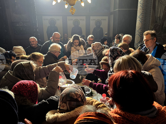 Добрич - църква "Света Троица" - Неделна литургия