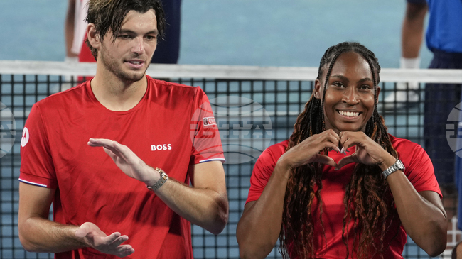 Защитаващият титлата си САЩ се класира за полуфиналите на турнира по тенис за смесени отбори „Юнайтед Къп“