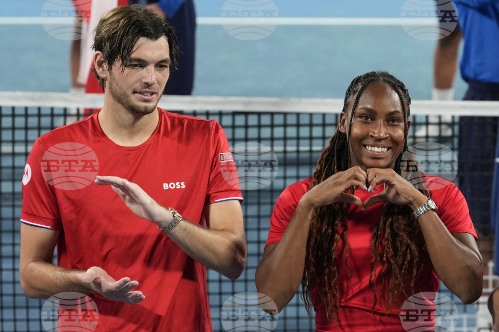 Защитаващият титлата си САЩ се класира за полуфиналите на турнира по тенис за смесени отбори „Юнайтед Къп“