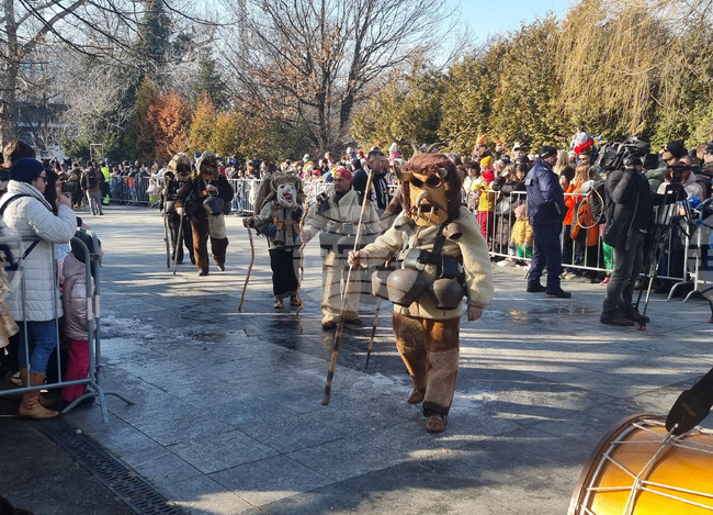 Парк „Борисова градина“ - сурвакари - маскарадни игри