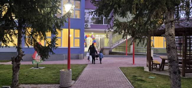 Новата сграда на детска градина „Червената шапчица“ в Търговище посрещна своите възпитаници 