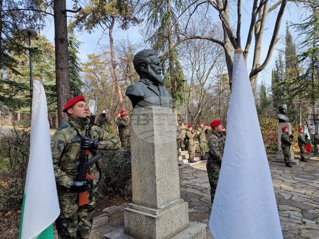 В Стара Загора отбелязаха 177 години от рождението на Христо Ботев с общоградски ритуал
