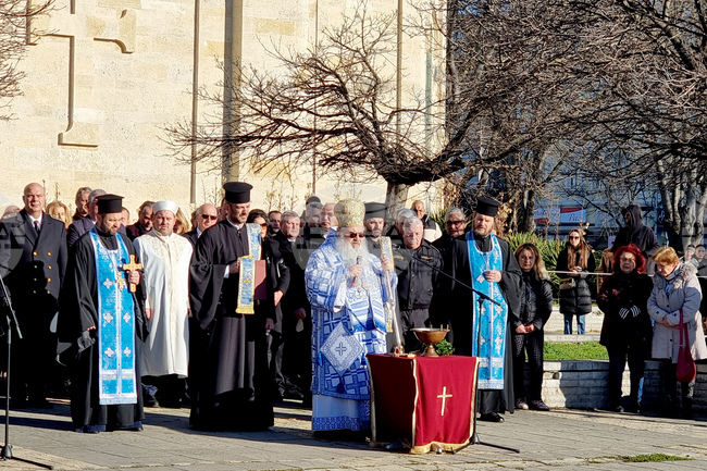 На Богоявление започва обществената проповед на Спасителя, каза Варненският митрополит Йоан 