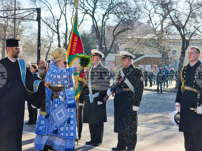 Варна - Богоявление - водосвет и освещаване на бойните знамена