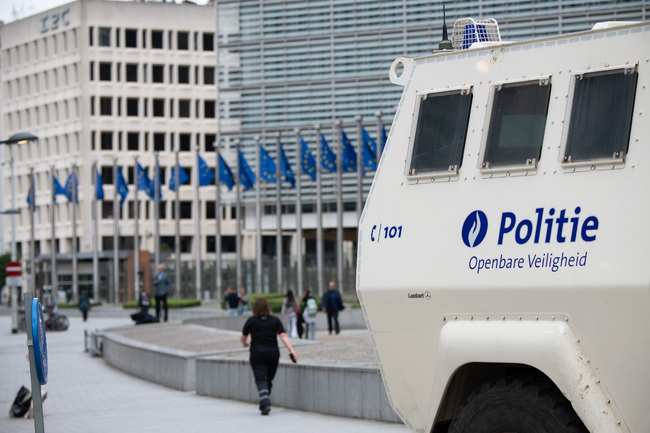 Man Armed with Knife Tries to Break into Belgian Government Building