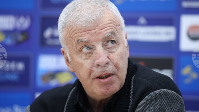 Наско Сираков: Към настоящия момент няма подписано споразумение за прехвърляне на акции на ПФК Левски