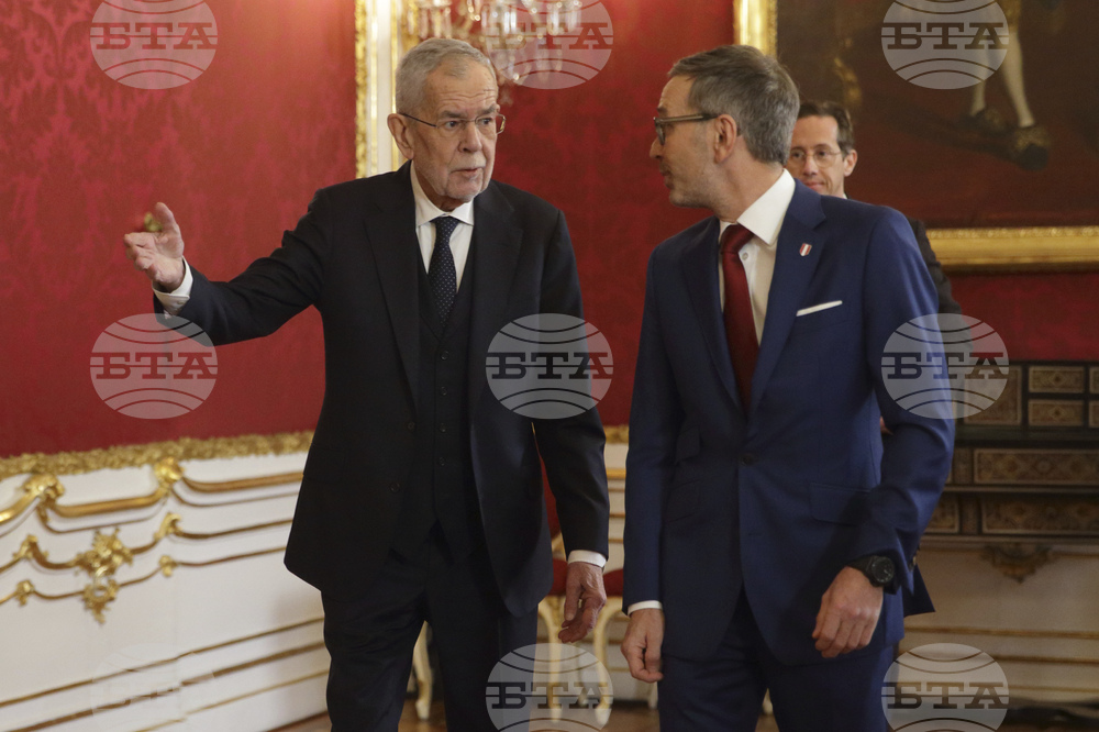 Преговорите за съставяне на коалиционно правителство в Австрия се провалиха