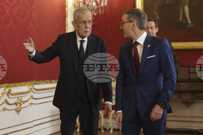 Преговорите за съставяне на коалиционно правителство в Австрия се провалиха