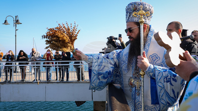 Поредица от събития в Бургас отбелязват днес Богоявление и годишнината от рождението на Христо Ботев 