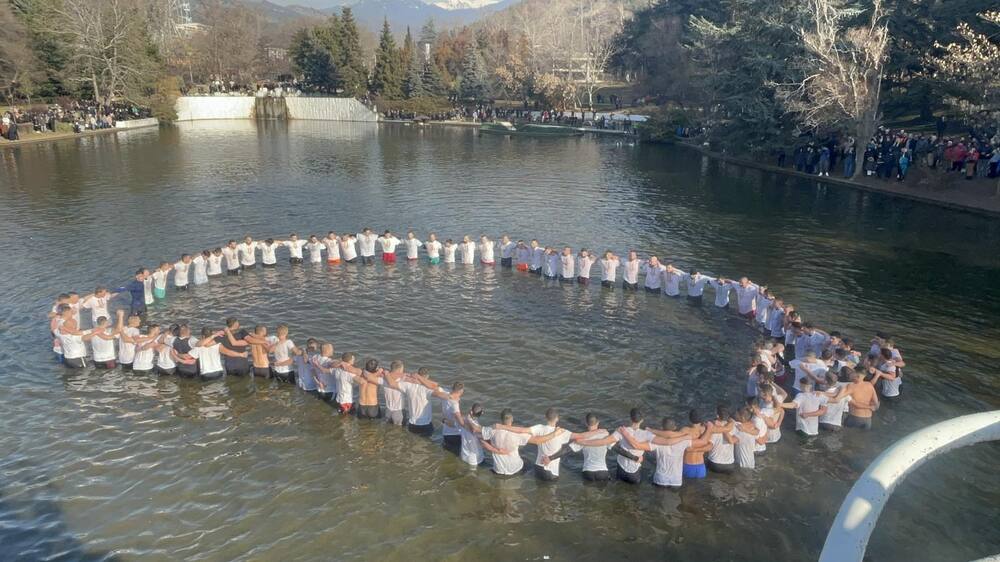 Ритуалът по хвърляне на Богоявленския кръст в Сандански ще се състои на езерото в Градския парк "Свети Врач"