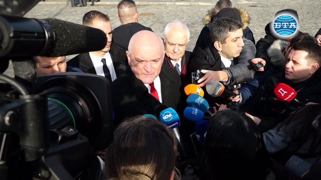 Надявам се до великденската си ваканция депутатите да приемат бюджета, каза премиерът Главчев