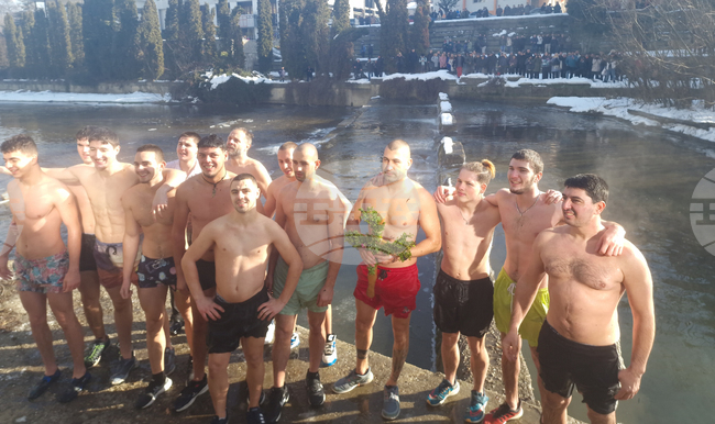 Троян - Йордановден - кръст - ритуал