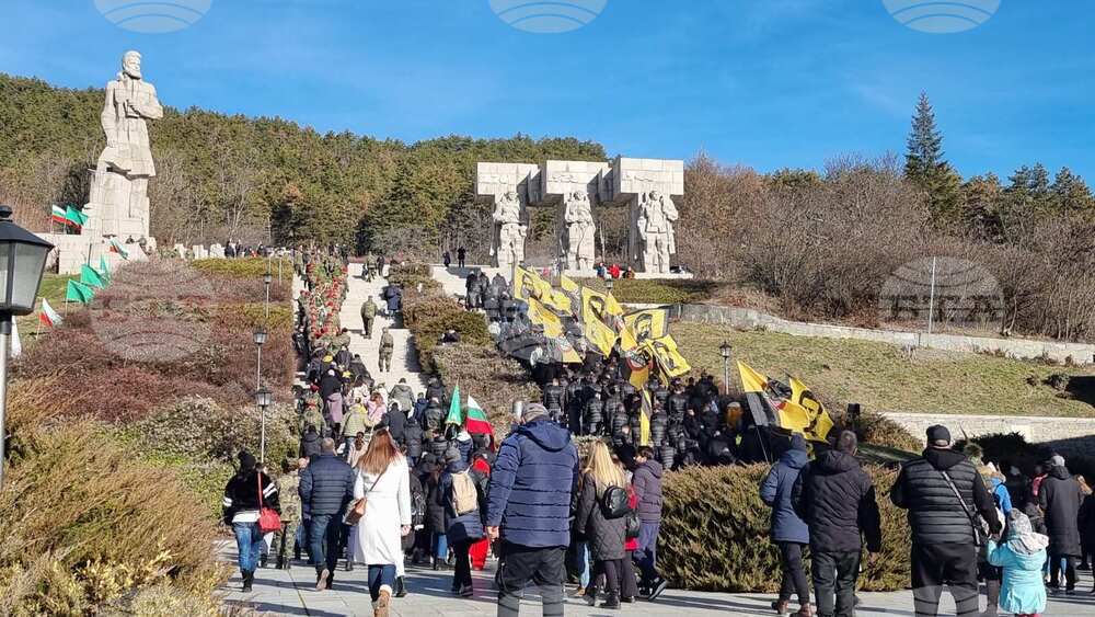 С тържествен митинг-поклонение в Калофер беше отбелязана 177-годишнината от рождението на Христо Ботев 