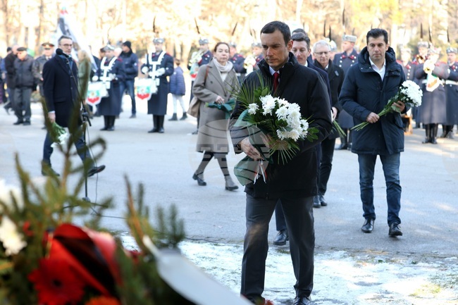 Sofia Mayor Commemorates Bulgarian Revolutionary Botev's 177th Birth Anniversary