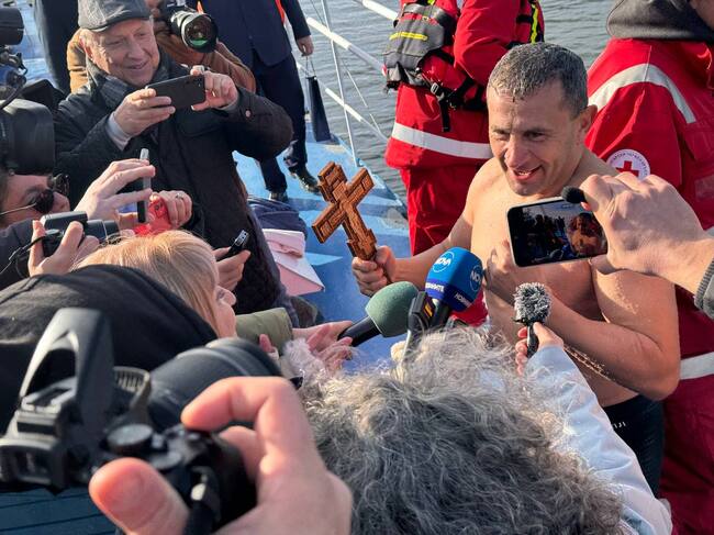 Община Русе: 53-годишният Венцислав Николов хвана Богоявленския кръст
