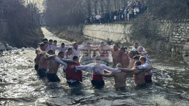 В Казанлък богоявленският кръст ще бъде хвърлен във водите на Стара река 