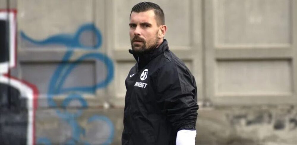 Локомотив Пловдив се раздели с вратаря Мартин Луков