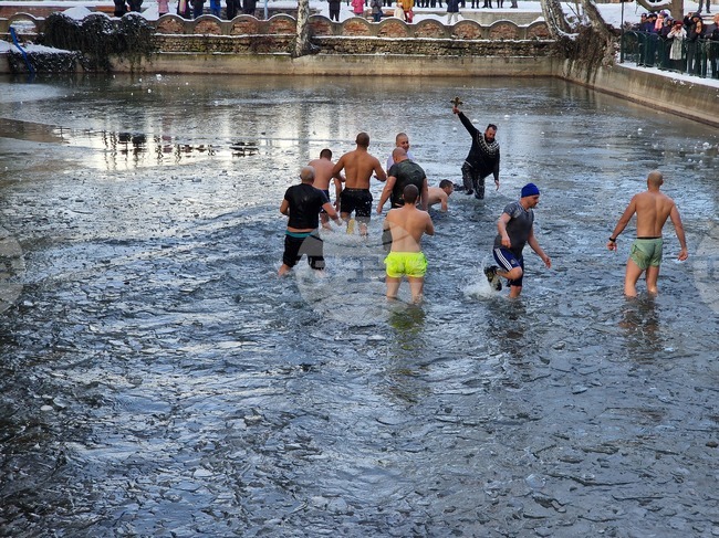Арменецът Онник Таракчиян от София хвана кръста в Перник