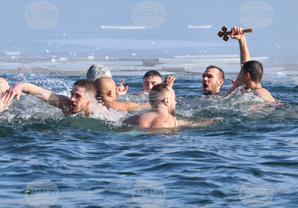 Кръстът за Богоявление ще бъде хвърлен в ледените води на езерото в столичния квартал "Дружба" 1