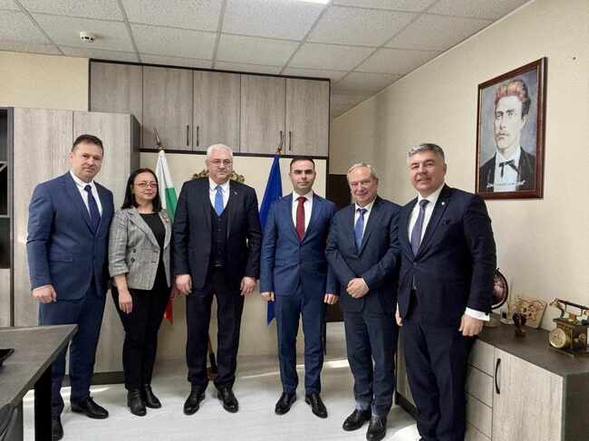 Развитието на бизнеса в Търговищко бе обсъдено с посланика на Турция у нас Н. Пр. Мехмет Саит Уянък и генералния консул Толга Оркун