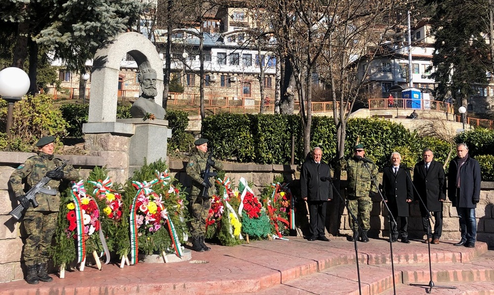 Смолян почете 177-та годишнина от рождението на поета-революционер Христо Ботев 