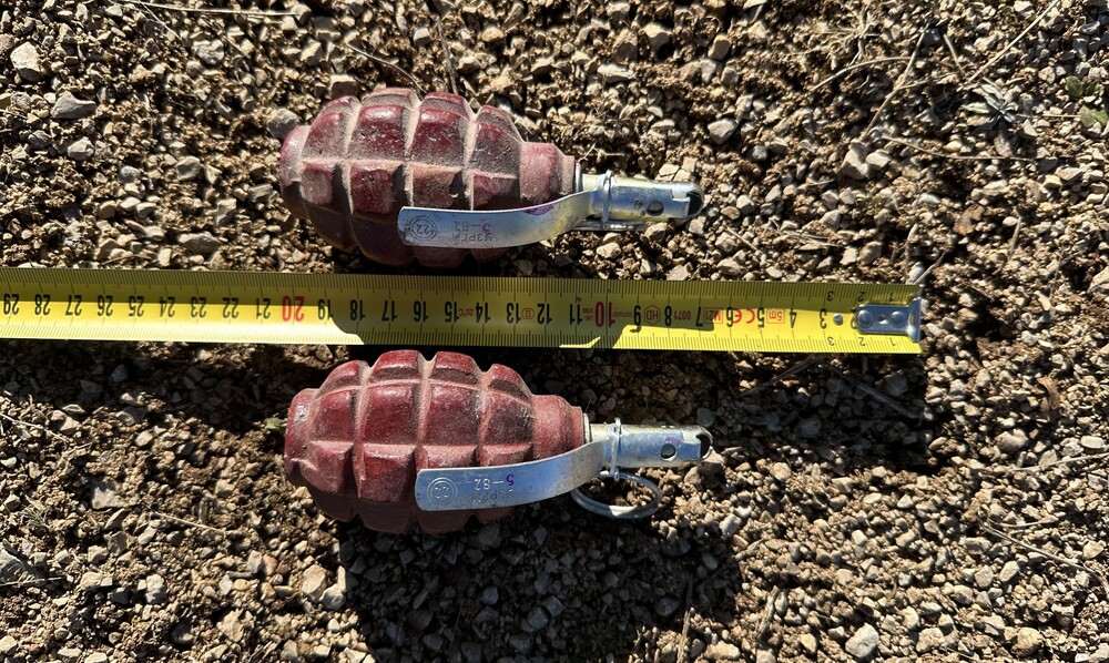 Военнослужещи унищожиха две некорозирали учебни ръчни гранати, намерени по време на почистване на стара къща в Перник