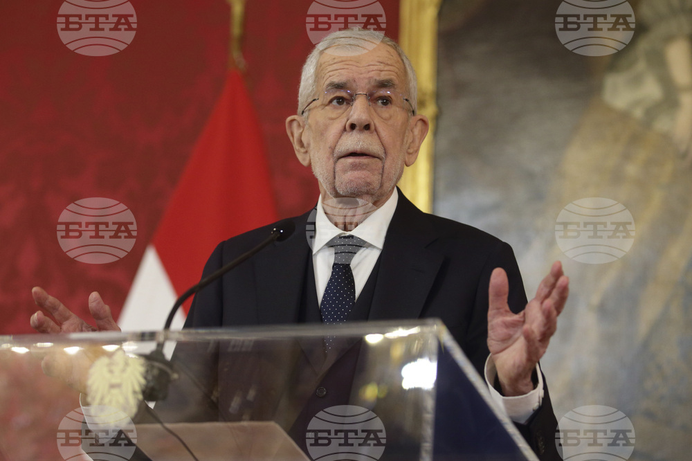 АПА: Австрийският президент Ван дер Белен се срещна с временния канцлер Шаленберг