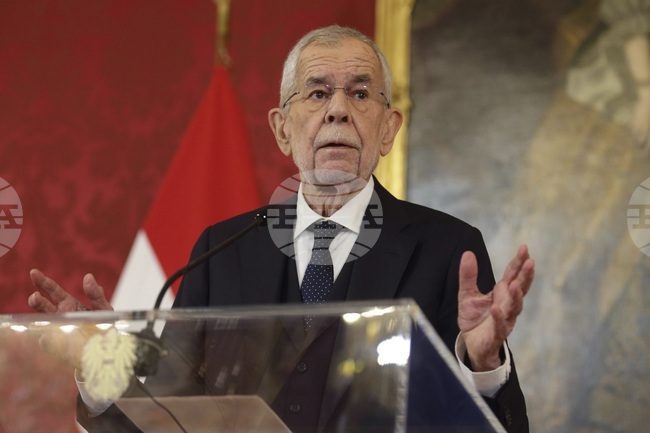 АПА: Австрийският президент Ван дер Белен се срещна с временния канцлер Шаленберг