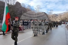 Враца - освещаване на бойните знамена