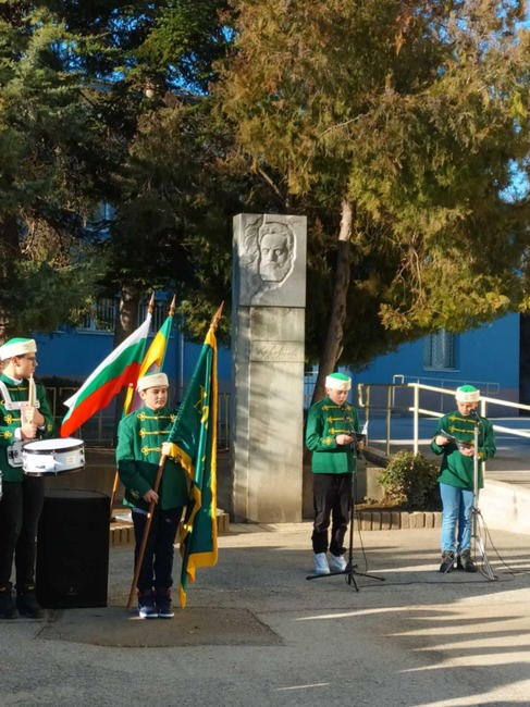 Добрич почете рождението на поета революционер Христо Ботев