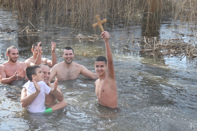 Богоявленският кръст в Попово спаси 15-годишният Христо Братанов