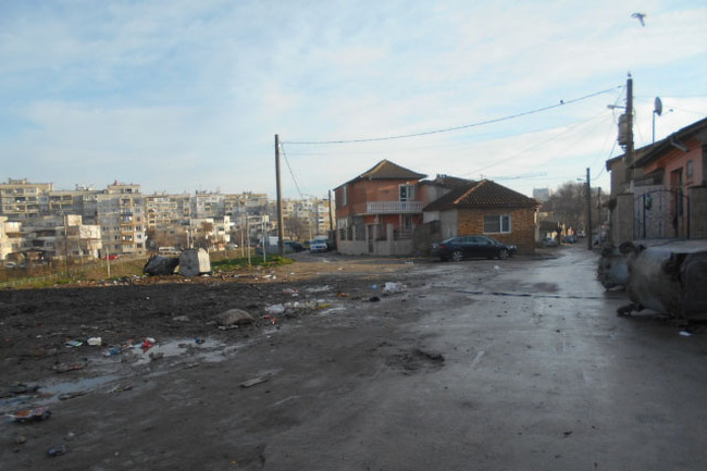 Община Варна: Почистват пет микросметища в район „Одесос“