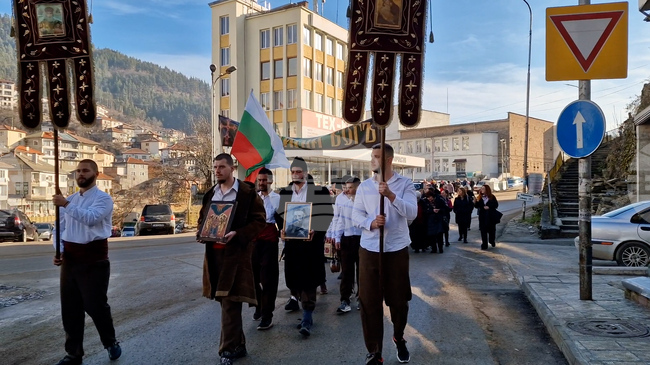 Смолян ще отбележи Богоявление и 178 години от рождението на Христо Ботев с военен ритуал и литийно шествие