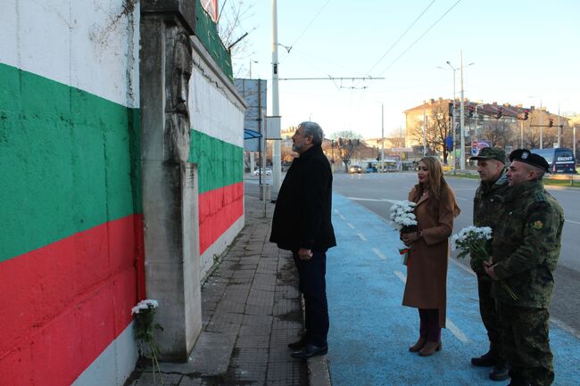 В Русе отбелязаха 177 години от рождението на Христо Ботев 