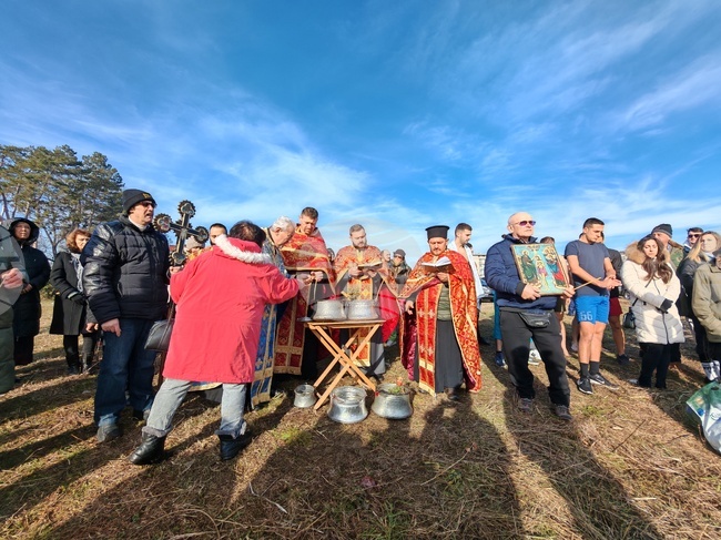 Шествие от двата храма в Севлиево и хвърляне на кръста в река Росица ще отбележат Йордановден в града