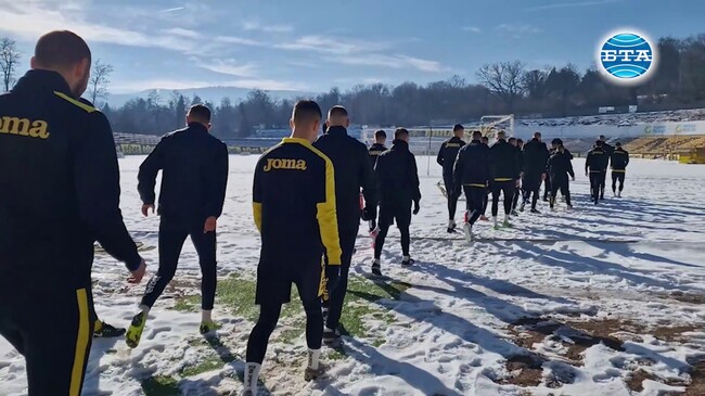 ФК Миньор Перник се раздели с трима, а с толкова и се подсили, съобщи треньорът Христо Господинов по време на първата тренировка на отбора