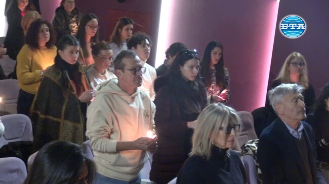 Театър „София“ започна годината с водосвет и надежда за нов дом