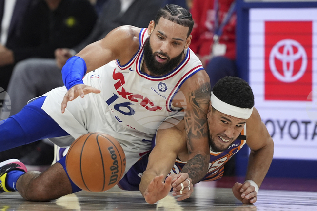 Далас Маверикс привлече Кейлъб Мартин от Филаделфия 76ърс