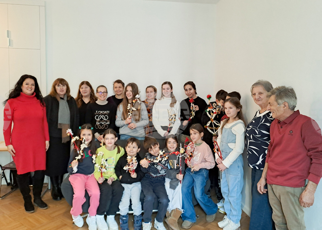 Учениците от Българското неделно училище „Иван Вазов“ в Загреб участваха в работилница за сурвачки 