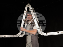 „Бушон за смяна“ в Сатирата, снимка – Сатиричен театър