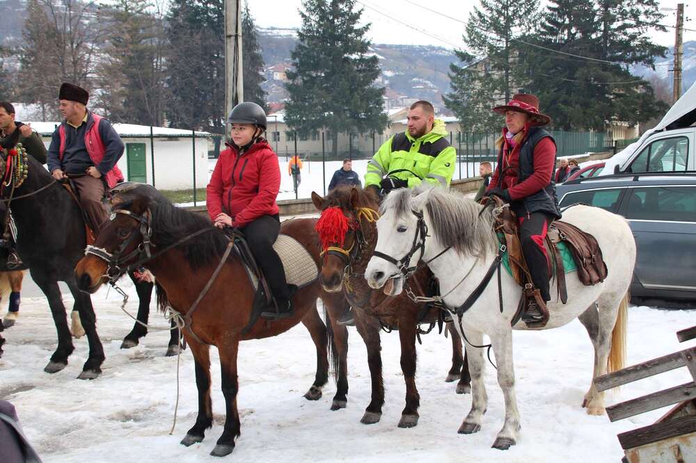 В Тетевен се състоя традиционното конно шествие по случай Ивановден