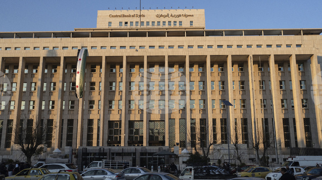 Сирия представя нови банкноти с национални символи, а не с лидери