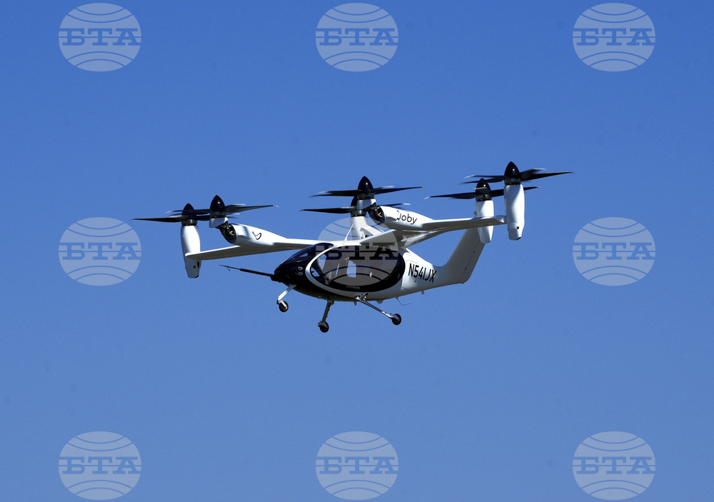 В Обединените арабски емирства започна картографиране на маршрути за въздушни таксита и товарни дронове