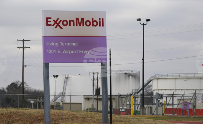 "ЕксънМобил" със смесени резултати за третото тримесечие заради спада на цените на петрола